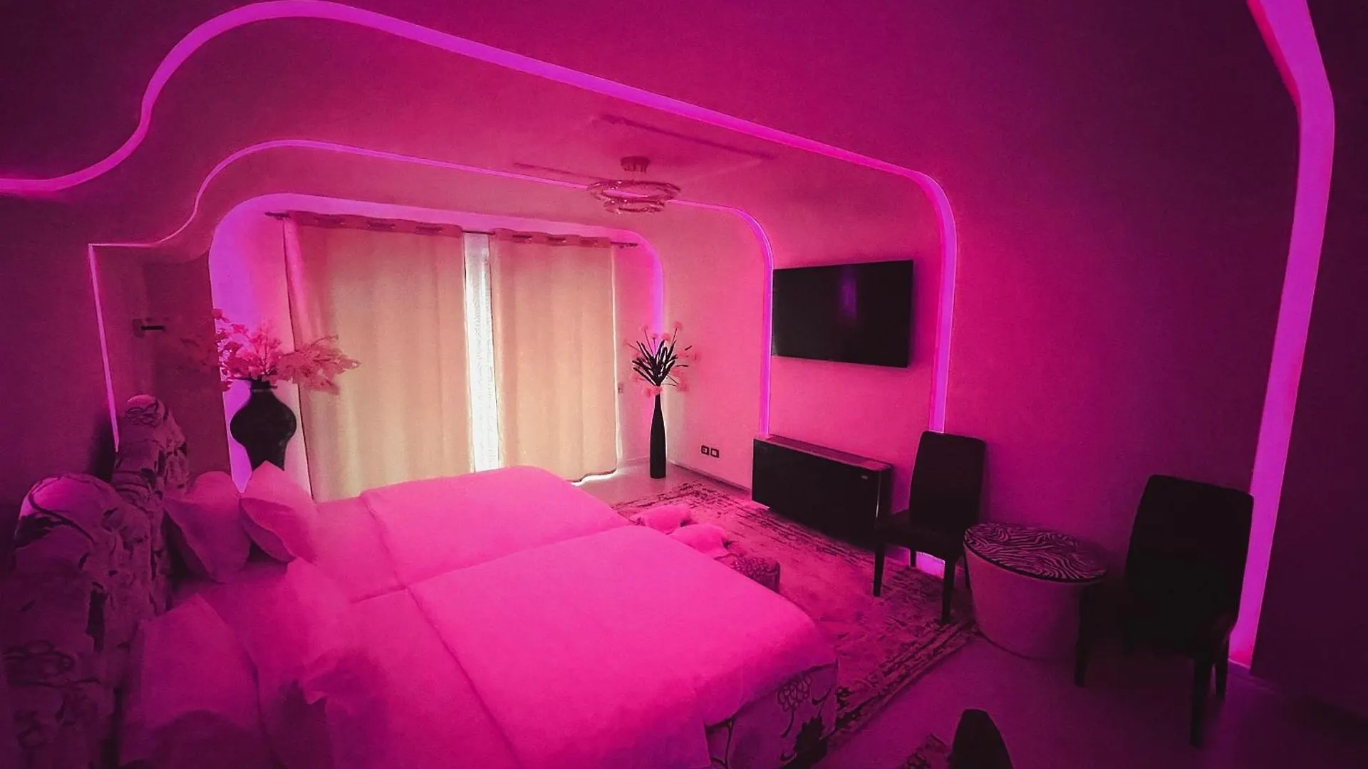Hotel Rosa Blu Tirana 4*,